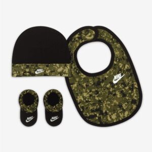 Nike Camo Baby Bib Set - Black and Green